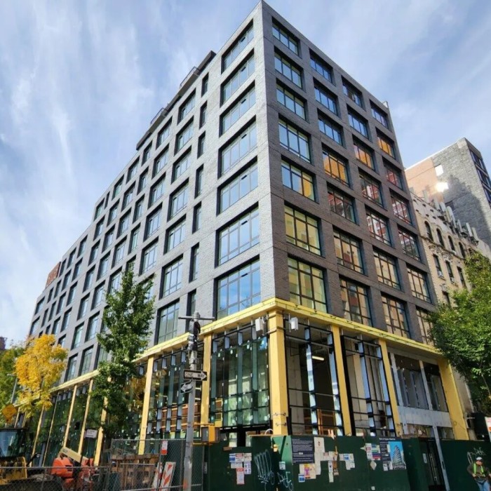 Custom windows for high-rise buildings in Toronto